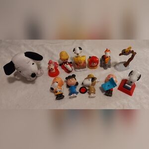 **3 Listings For $20** Snoopy lot includes stuffie plus McDonalds toys